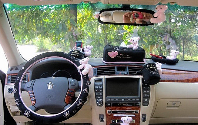 Идеи для подарков автолюбителю: полезные и практичные 