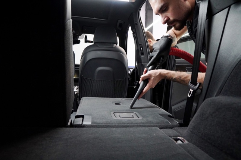 Как продлить срок службы салона автомобиля: эффективные методы защиты