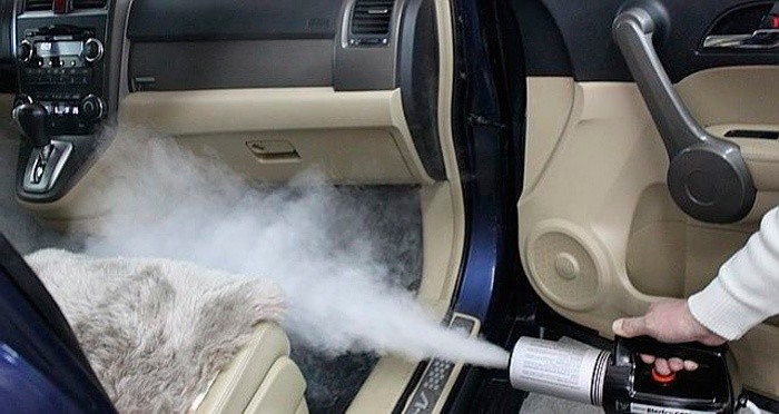 Как избежать неприятных запахов в салоне автомобиля